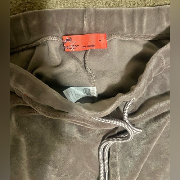 Roma Concept Y2K Velour Cropped Tracksuit - Picture 5 of 5